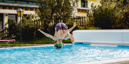 Allergiker-Hotels - Kinderbecken: Becken mit Chlor - Salzkammergut - Hotel mit Pool - Hotel Sommerhof