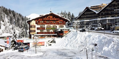 Allergiker-Hotels - Terrasse - ****Hotel Almhof direkt im Ski- und Wandergebiet Hochfügen