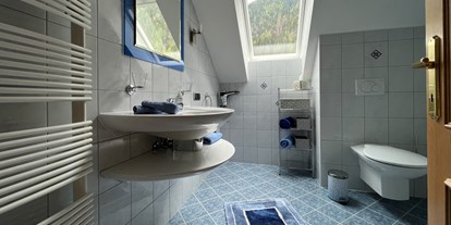 Allergiker-Hotels - Verwendung natürlicher Reiniger - Badezimmer Maria - Haus Seebach 
