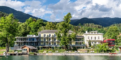 Allergiker-Hotels - Pools: Außenpool beheizt - Blick vom See auf die Villa Postillion - Villa Postillion am See