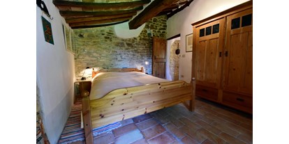 Allergiker-Hotels - Verwendung natürlicher Reiniger - Schlafzimmer 2 mit Doppelbett, 1 Fenster - Poggio-delle-Querce Eichenhügel