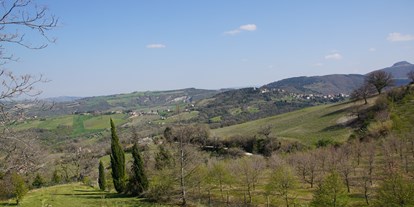 Allergiker-Hotels - WLAN - Marken - Teilaussicht vom Garten im März, Richtung Monte Murano, direkt im Naturpark - Poggio-delle-Querce Eichenhügel