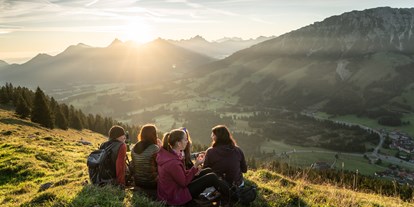 Allergiker-Hotels - Sonnenterrasse - Wanderung auf den Berg Ornach - Panoramahotel Oberjoch