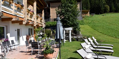 Allergiker-Hotels - rauchfreie Zimmer - Salzburg - Terrasse mit Liegewiese - Gesund und Vital Landhotel Anna