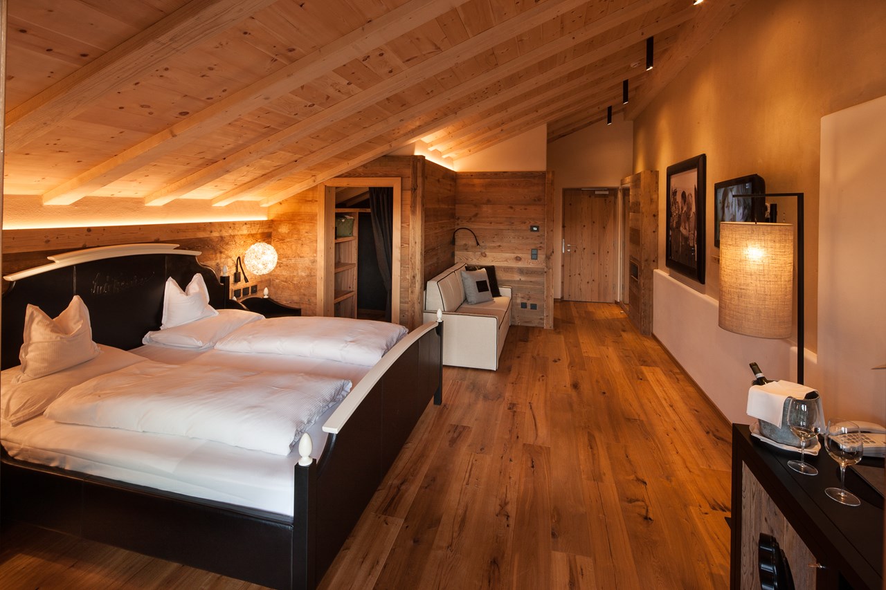 Tirler Dolomites Living Hotel  Zimmerkategorien Alpine Living - 100% Luis Trenker 