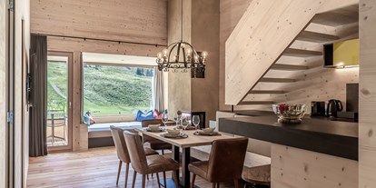 Allergiker-Hotels - Wände mit Naturfarbe bemalt - Tiroler Oberland - Gloriette Family Suite - Jagdschloss-Resort