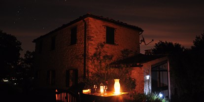 Allergiker-Hotels - Verwendung natürlicher Reiniger - Arcevia - Draußen den Blick auf die Milchstraße genießen, im Juni/Juli Glühwürmchen - Poggio-delle-Querce Eichenhügel