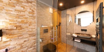 Allergiker-Hotels - tägliche Desinfizierung im Bad auf Wunsch - Salzburg - Zirbenholz mit neuem Modernen Bad - Gesund und Vital Landhotel Anna