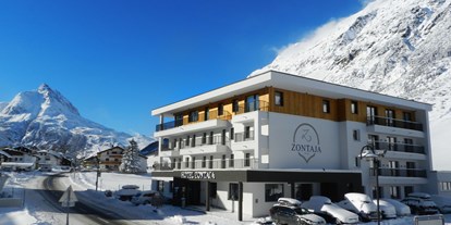 Allergiker-Hotels - tapetenfreie Wände - Tirol - Außenansicht im Winter - Hotel Zontaja