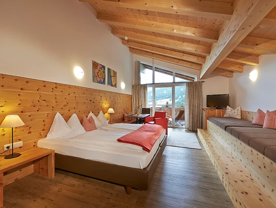 Hotel-fuer-Allergiker: Panorama-Zirbensuite - Zirbenhotel Steiger