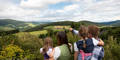 Allergiker-Hotels - Kinderbecken: Becken mit Chlor - Viel frische Luft und herrliche Panoramalage auf über 1000 Meter Seehöhe - Familienhotel Berger ***superior