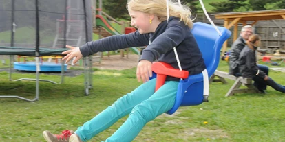 Allergiker-Hotels - Kinderbecken: Becken mit Chlor - Direkt beim Hotel befindet sich der große, eingezäunte Spielplatz. - Familienhotel Berger ***superior