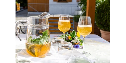Allergiker-Hotels - rauchfreies Hotel - Erfrischung mit Kräutern und hausgemachtem Apfelsaft  - Landhaus Theresa - barrierefrei