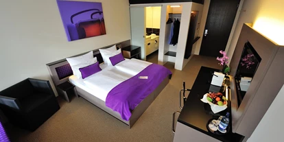 Allergiker-Hotels - rauchfreies Hotel - "Wehrgang" Zimmer mit Original Ehinger Stadtmauer - Best Western Plus BierKulturHotel Schwanen
