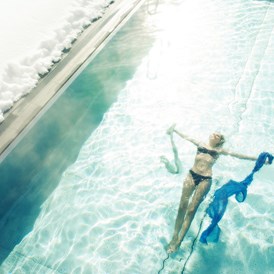 Hotel-fuer-Allergiker: Schwimmen im Winter - Juffing Hotel & Spa ****S