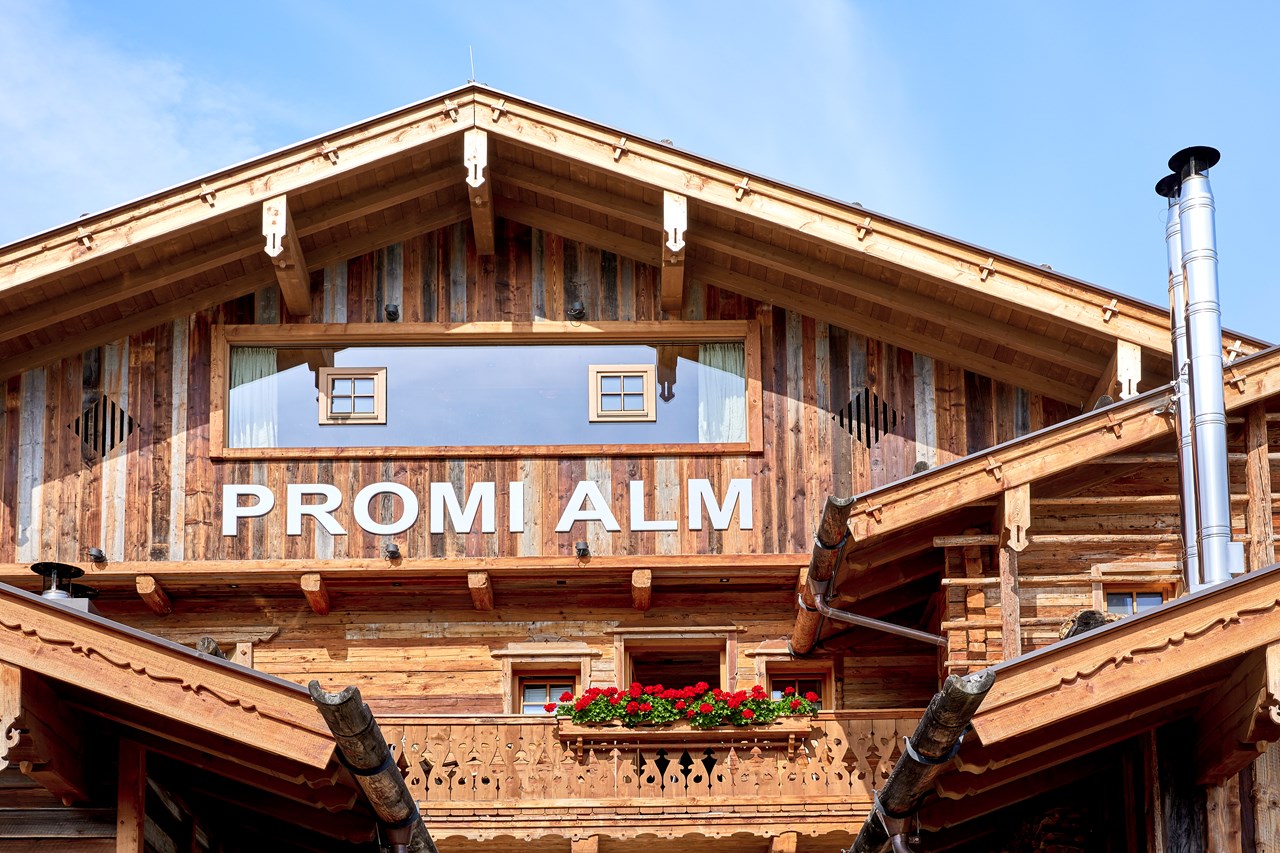 Promi Alm Flachau Zimmerkategorien Chalet für 10-13 Personen