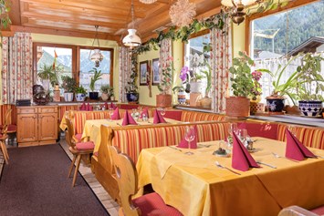 Hotel-fuer-Allergiker: Restaurant der Gäste-Pension Dorfstube in Holzgau. - Gasthof-Pension-Dorfstube