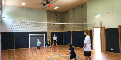 Allergiker-Hotels - Kinderbecken: Becken mit Chlor - Spiel- und Sporthalle - Familienhotel Post