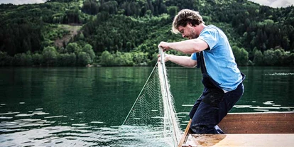 Allergiker-Hotels - Kinderbecken: Becken mit Chlor - Netzfischen auf dem Millstätter See - Familienhotel Post