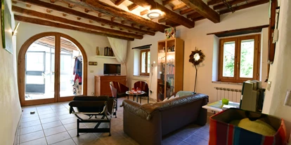 Allergiker-Hotels - rauchfreies Hotel - Wohnzimmer, SAT-TV, Ledersofa, Corbusier-Liege, Costes - Poggio-delle-Querce Eichenhügel