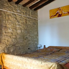 Hotel-fuer-Allergiker: Schlafzimmer 1, Doppelbett mit Einzel-Bettdecken in Komfortgröße (220 cm lang) - Poggio-delle-Querce Eichenhügel
