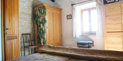 Allergiker-Hotels - rauchfreies Hotel - Schlafzimmer 1 mit Kleiderschränken (Massivholz) Kofferablage - Poggio-delle-Querce Eichenhügel