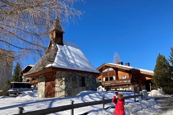 Hotel-fuer-Allergiker: kurze Winterwanderung zur Kapelle am Filzstein auf der Gerlosplatte - Hochkrimml 108/2