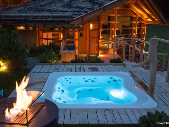 Hotel-fuer-Allergiker: Panoramasauna mit Jacuzzi - Tirler Dolomites Living Hotel