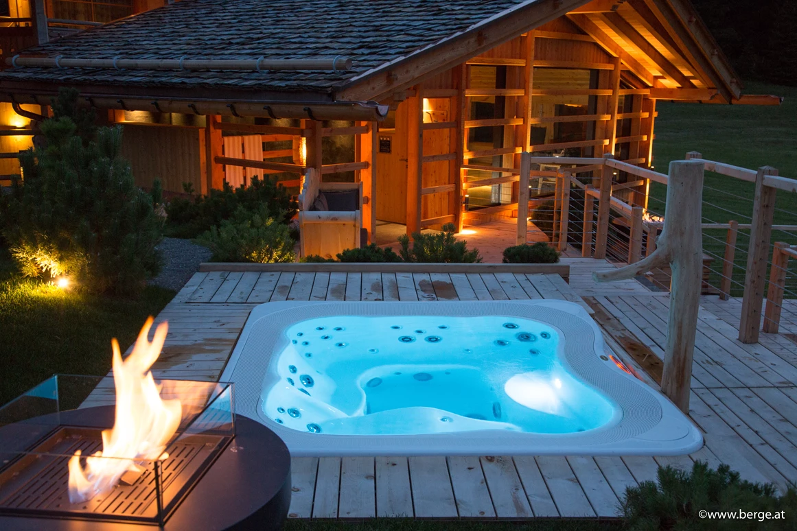 Hotel-fuer-Allergiker: Panoramasauna mit Jacuzzi - Tirler Dolomites Living Hotel