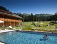 Hotel-fuer-Allergiker: Pool Sommer - Tirler Dolomites Living Hotel 