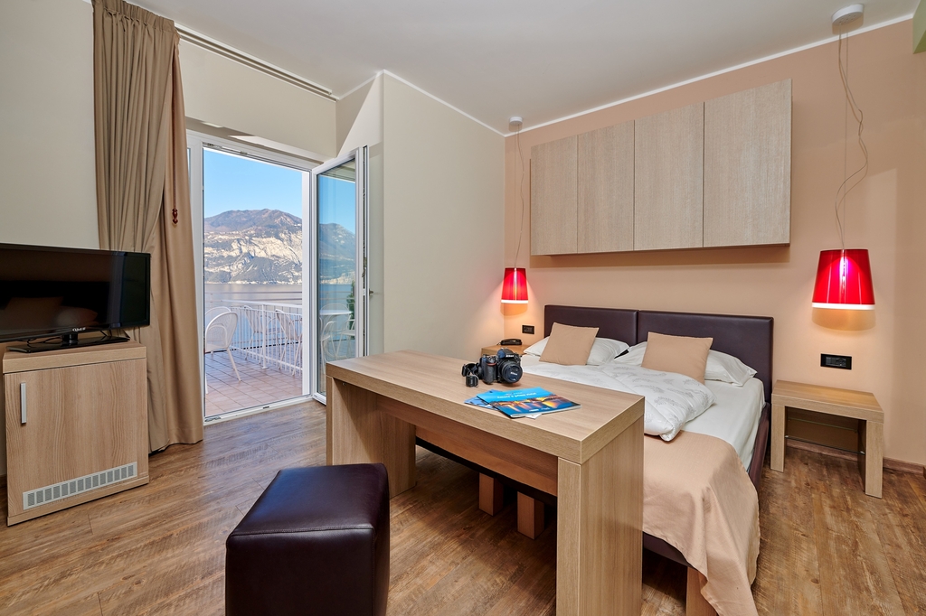 Hotel Eden am Gardasee Zimmerkategorien Junior Suite Panorama mit Terrasse