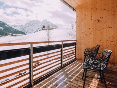 Hotel-fuer-Allergiker: Winter Ausblick - Das Naturhotel Chesa Valisa****s