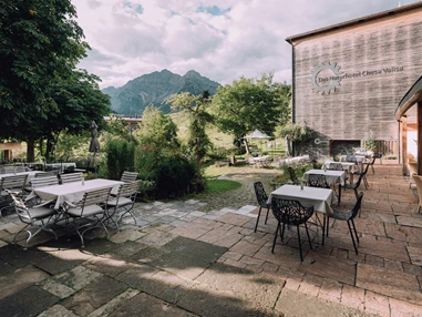Hotel-fuer-Allergiker: Naturhotel Chesa Valisa Sonnenterrasse - Das Naturhotel Chesa Valisa****s