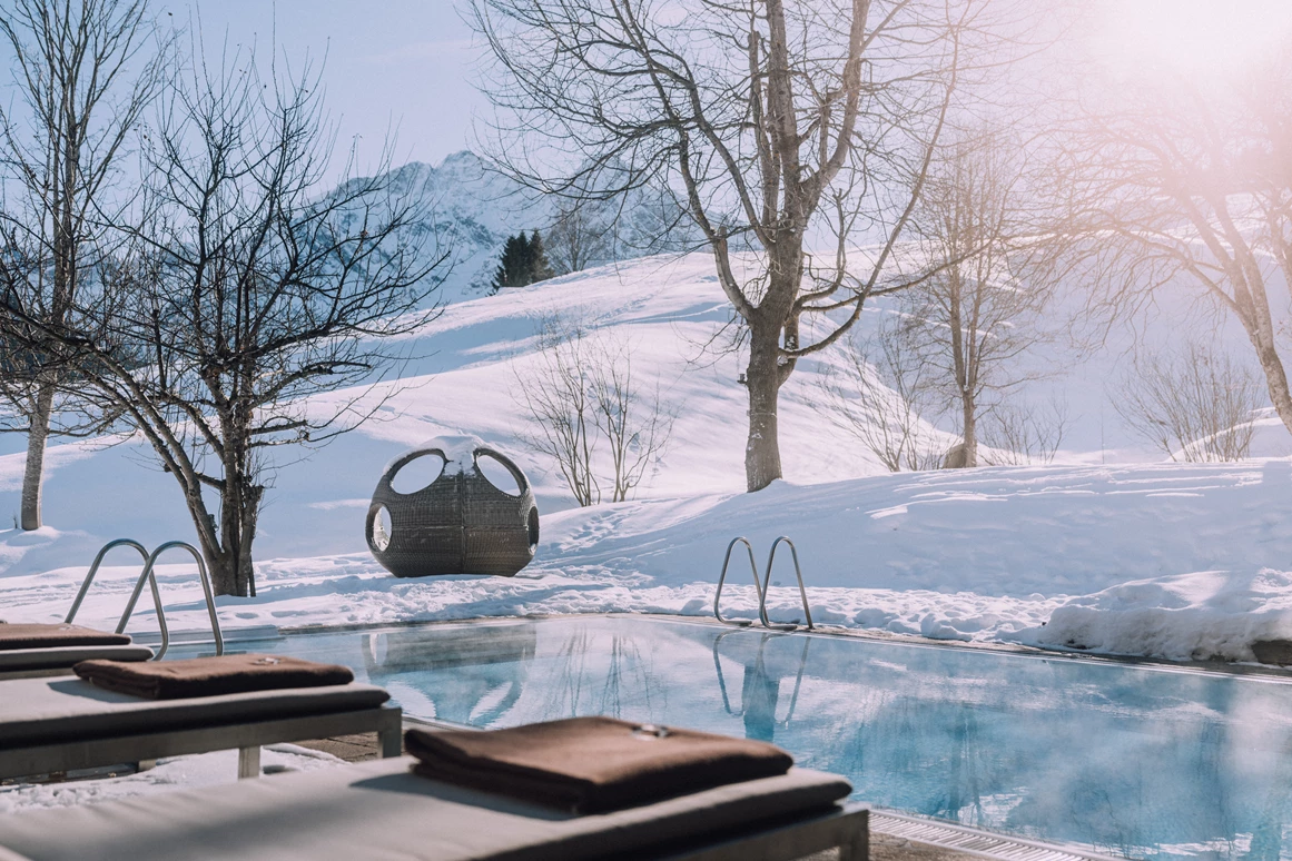 Hotel-fuer-Allergiker: Naturhotel Chesa Valisa Quellwasser Pool - Das Naturhotel Chesa Valisa****s