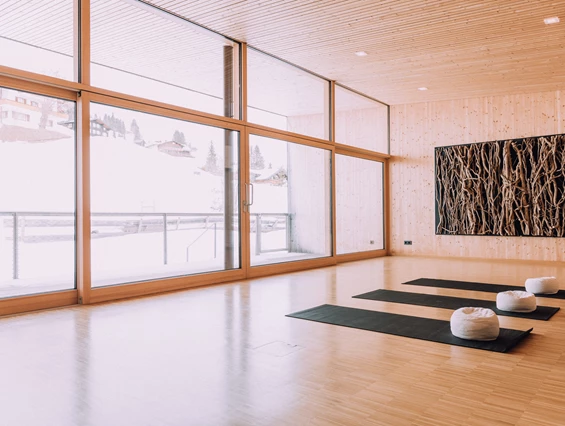Hotel-fuer-Allergiker: Naturhotel Chesa Valisa Yogaraum - Das Naturhotel Chesa Valisa****s