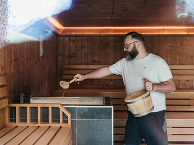 Hotel-fuer-Allergiker: Saunaaufguss - Das Naturhotel Chesa Valisa****s