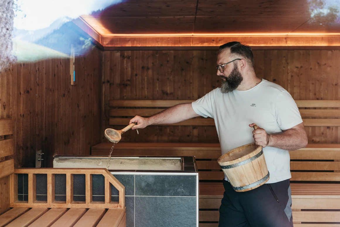 Hotel-fuer-Allergiker: Saunaaufguss - Das Naturhotel Chesa Valisa****s