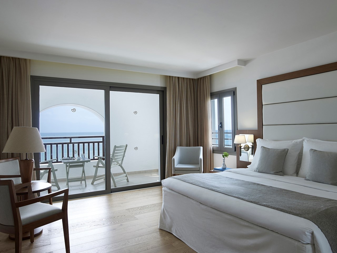 Creta Maris Beach Resort Zimmerkategorien Suiten mit Meerblick